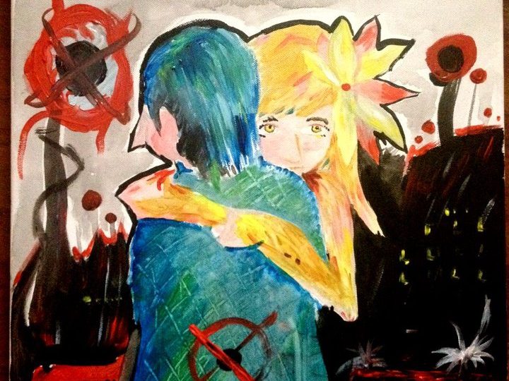 Kresba akryl na plátně, blond křehká dívka otočená k nám objímá modrovlasého pána otočeného zády, pozadí za nimi je černé, jen sem tam červený detail. Na pánovi je namalován červený terč.