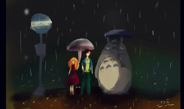Zrzavá holka s jinou vysokou postavou a Totorem čekají na autobusové zastávce ve tmě a v dešti.